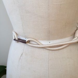 H&M Accessories - H&M pear vintage looking belt size Medium H&M Accessories - H&M pear vintage looking belt size Medium
