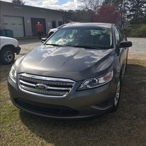 Meet your Posher, Casey