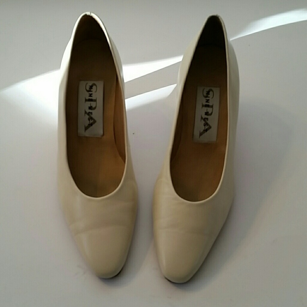 Nine West Vintage Cream/Off-White Heels, Size 6.5