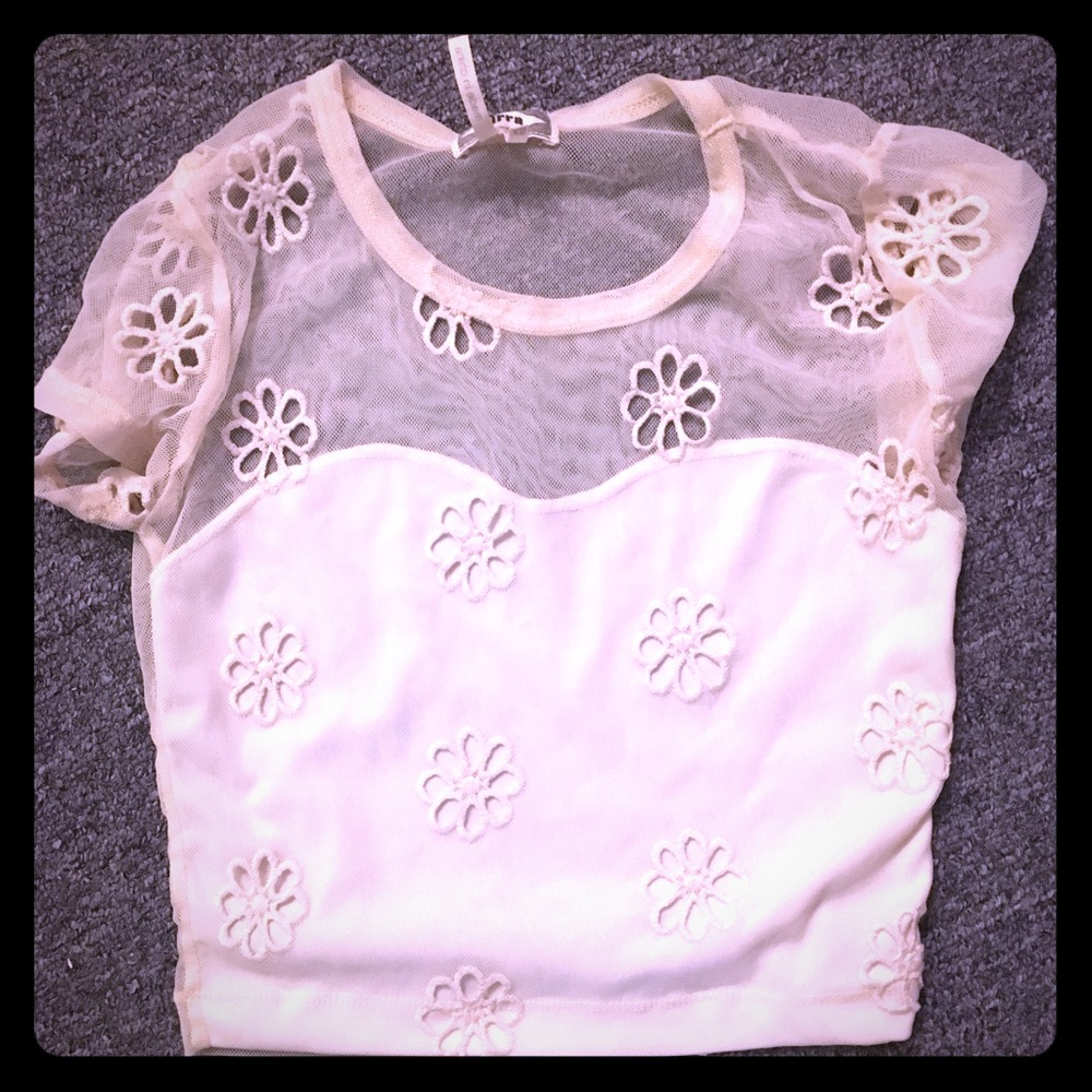 Kirra off white crop top