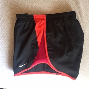 Nike Dari-Fit shorts
