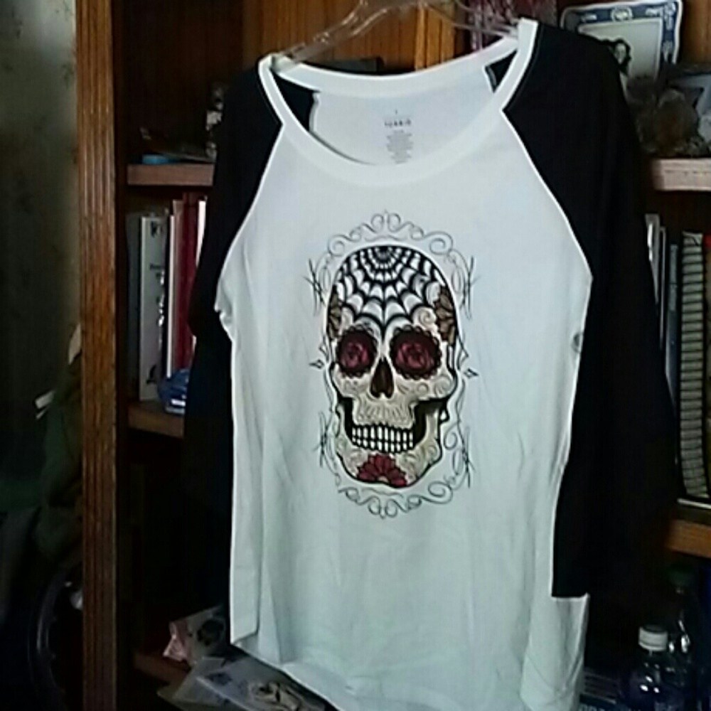 GI wht/blk sugar skull raglan