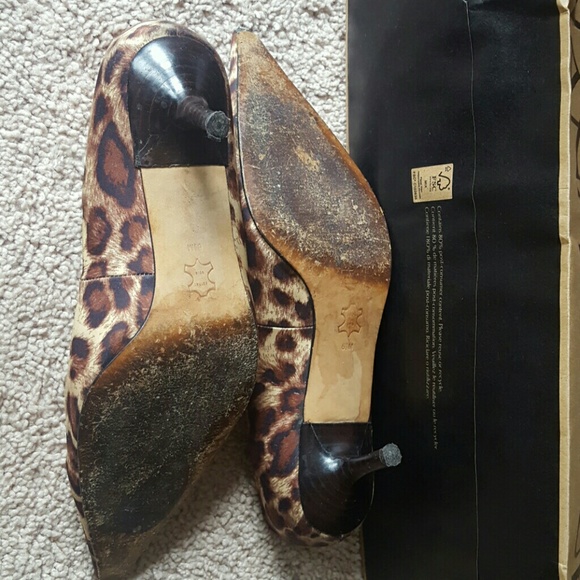 Cheetah print pointy heels - Picture 3 of 3