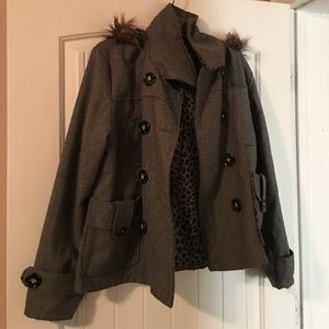 Rue 21 jacket Grey w/ animal print Detachable hood