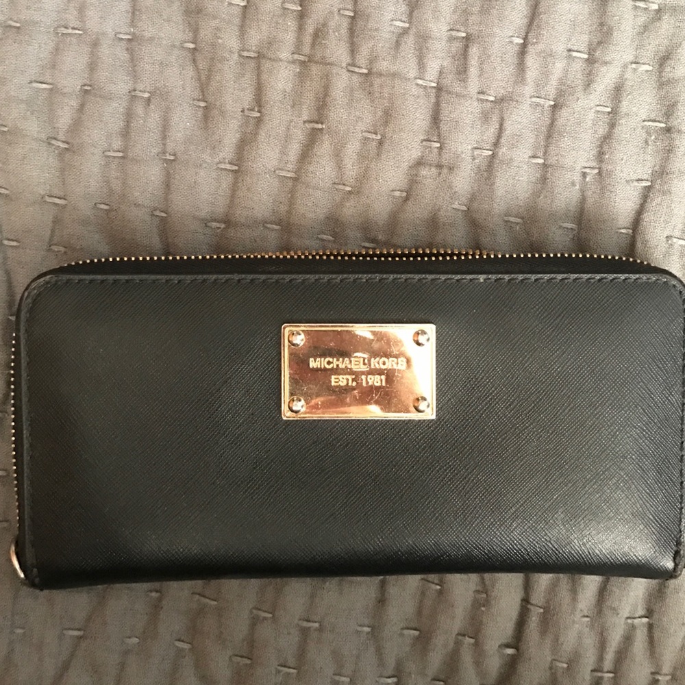 Authentic Micheal Kors wallet!
