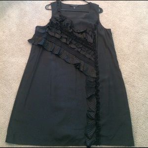 Banana Republic sleeveless dress w/ruffle detail