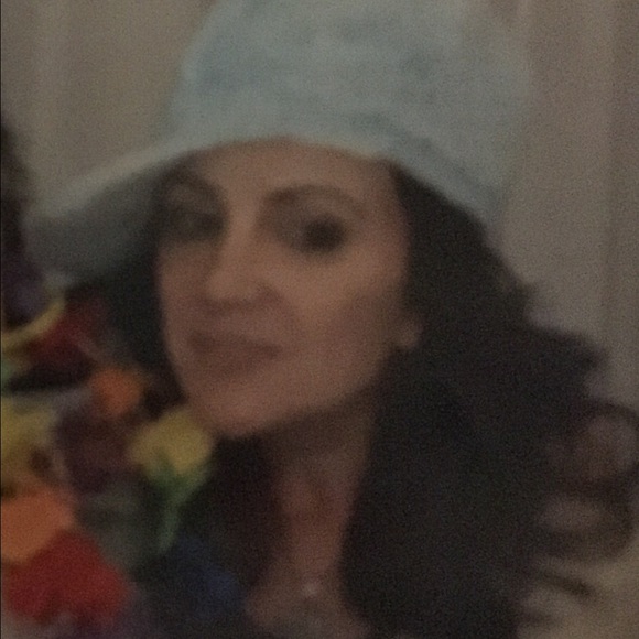 Meet your Posher, Jennifer - Picture 1 of 1