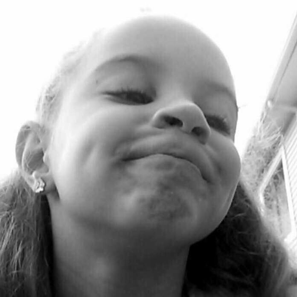 Meet your Posher, Taya