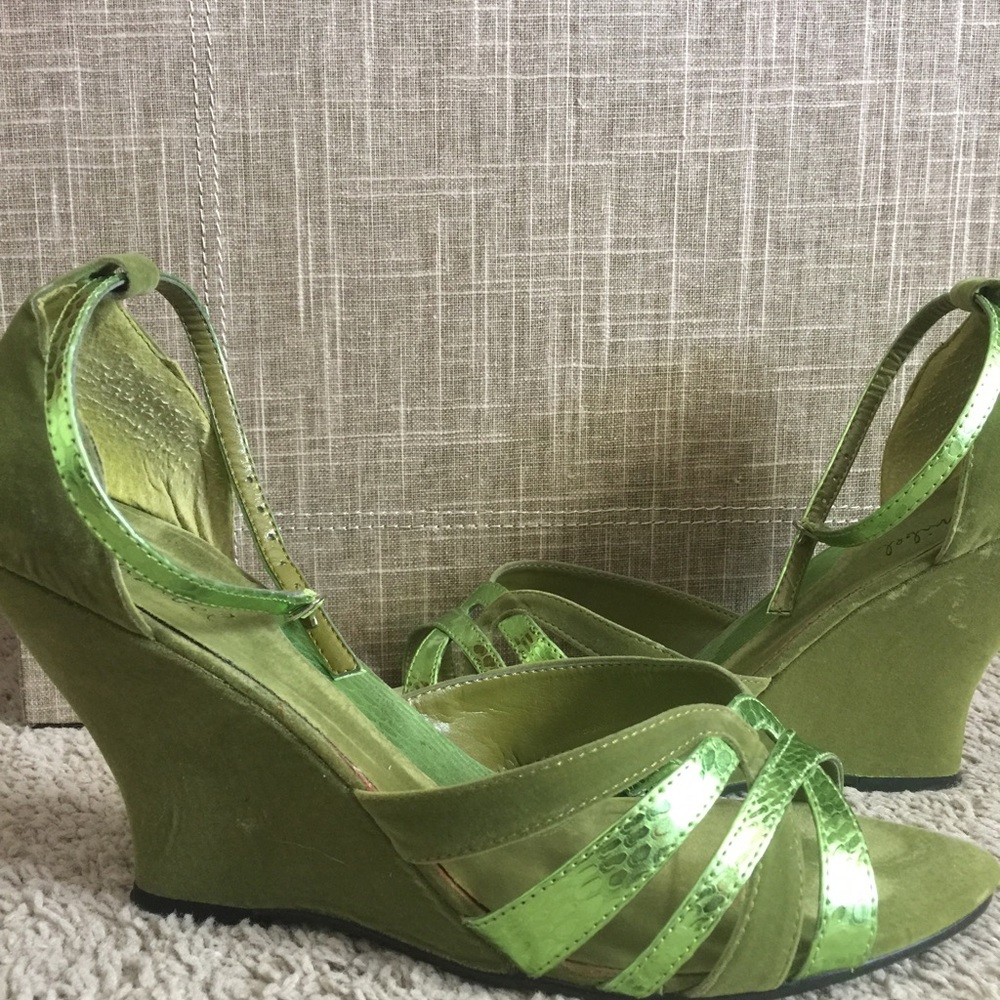 Wedge green heels