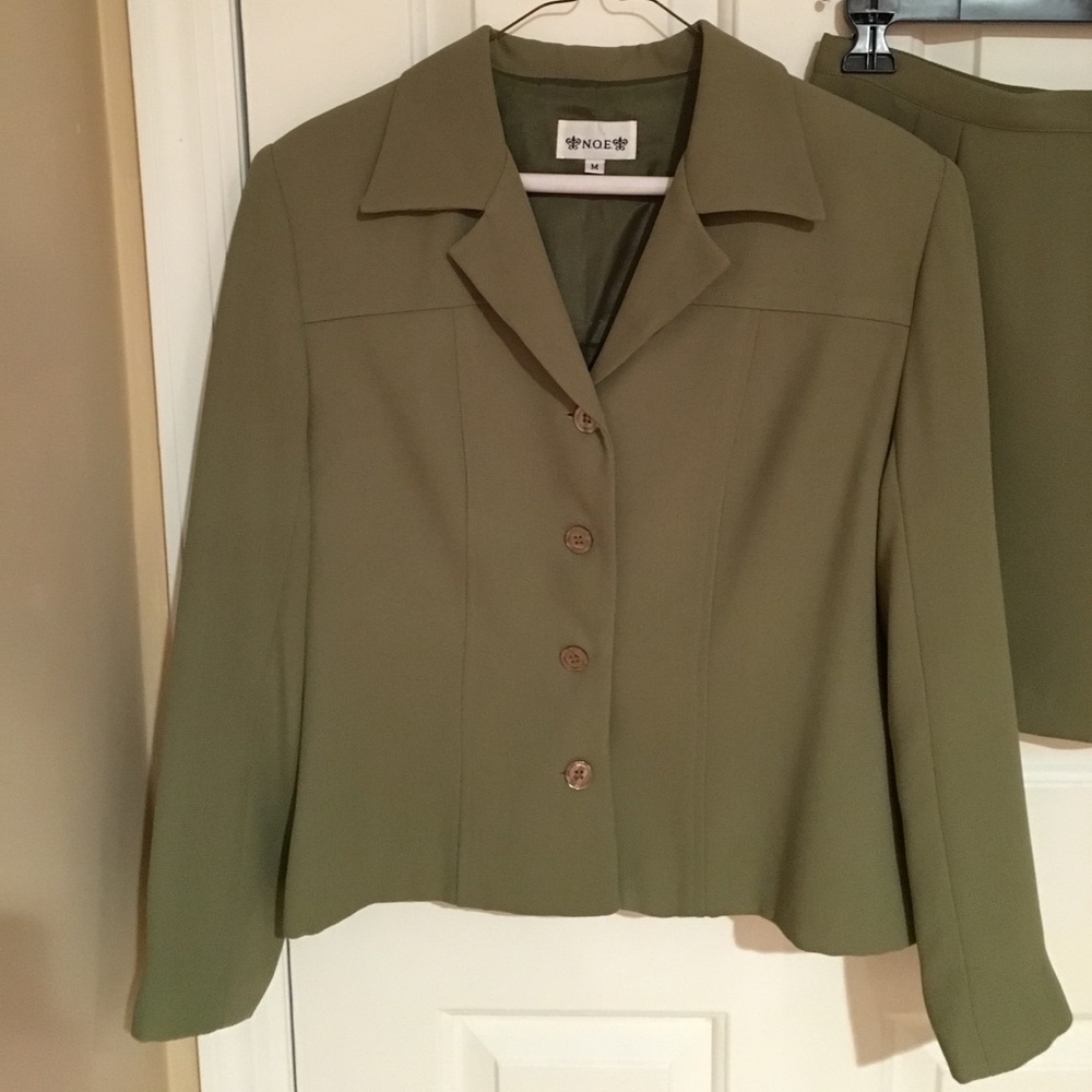 Suit blazer and skirt worn once 11/12 - Picture 2 of 8