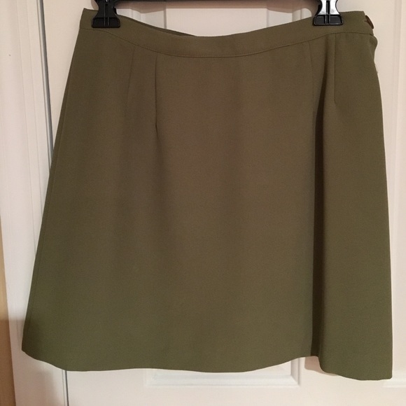 Suit blazer and skirt worn once 11/12 - Picture 6 of 8