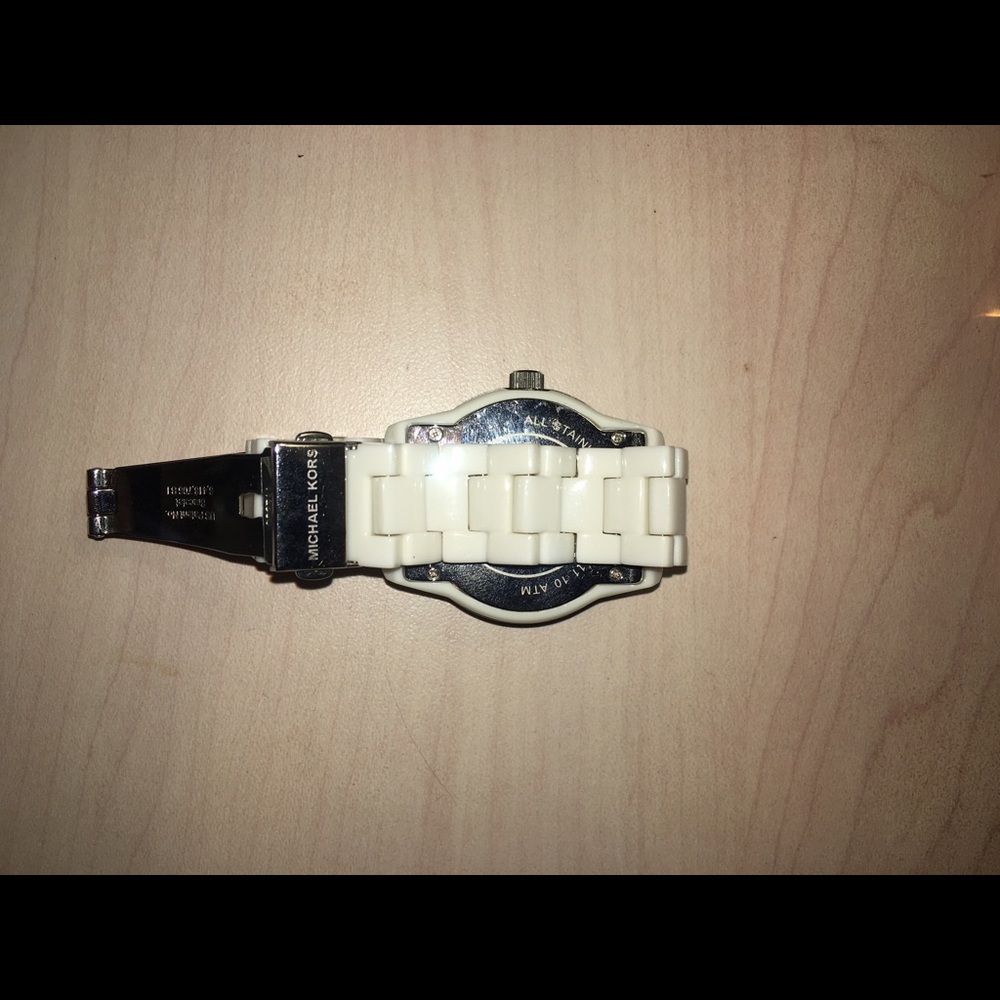 Michael Kors whit watch - Picture 2 of 2
