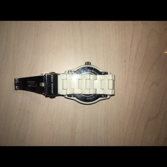 Michael Kors whit watch - Picture 2 of 2