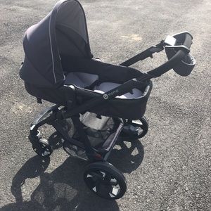 4 moms stroller brand new pushed once