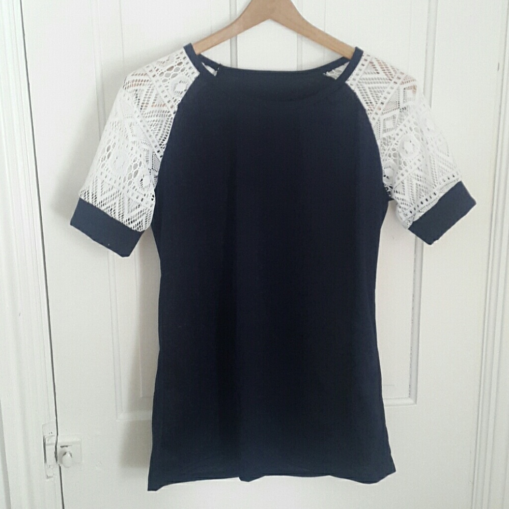 Dark blue | Top | Lace sleeves