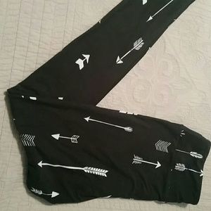 LuLaRue arrow print one size leggings NEW
