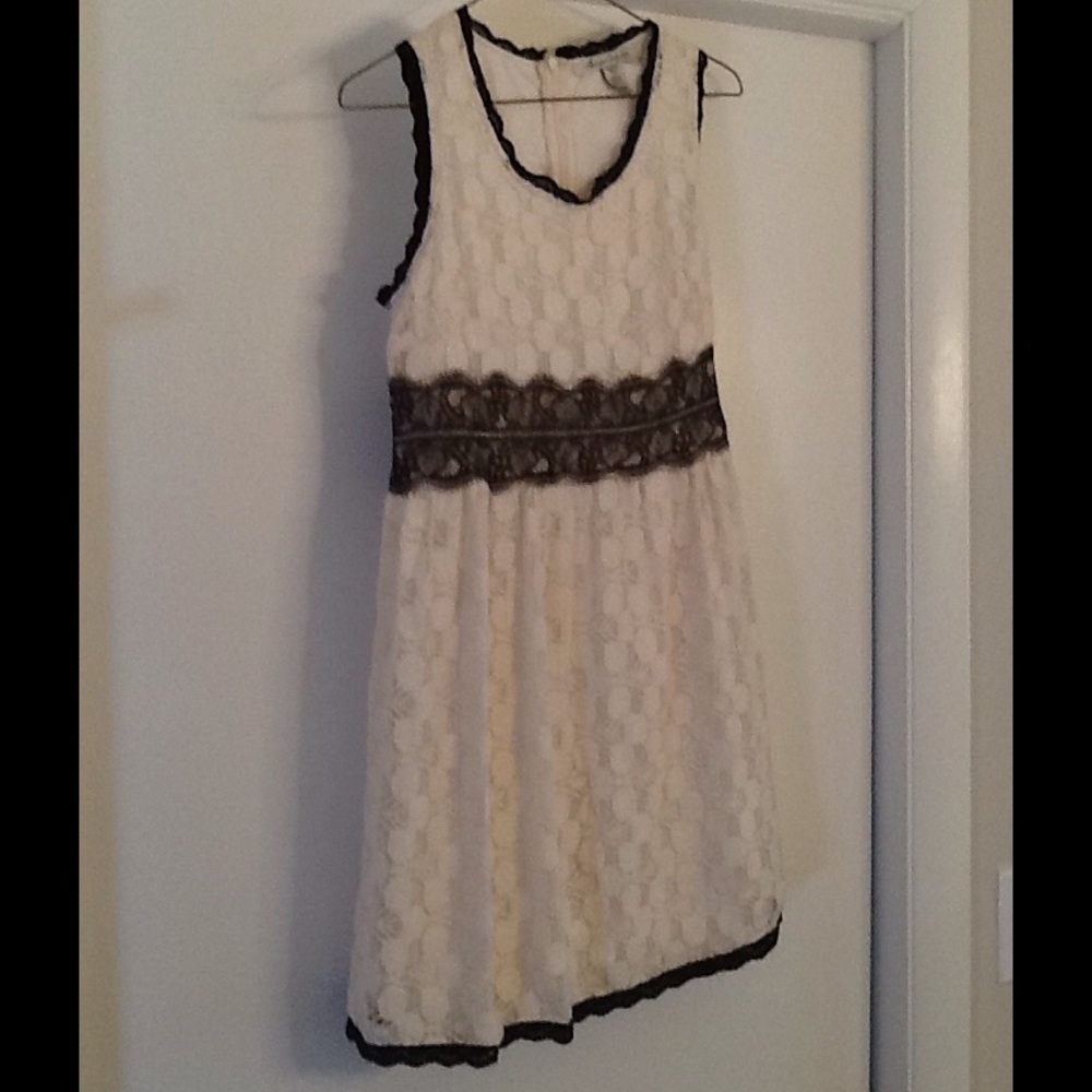 Beautiful Sleeveless American Rag Girls Lace Dress