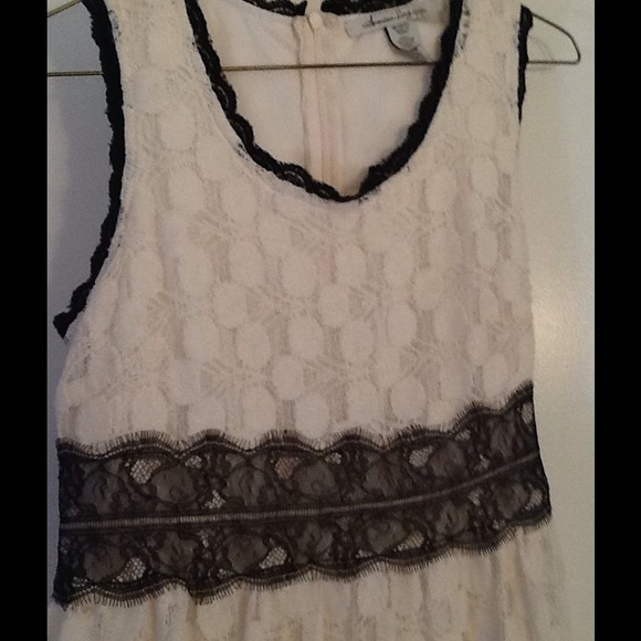 Beautiful Sleeveless American Rag Girls Lace Dress - Picture 2 of 4