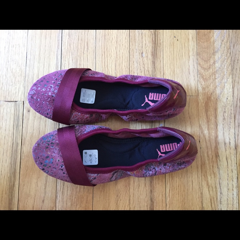Super comfy Puma Flats