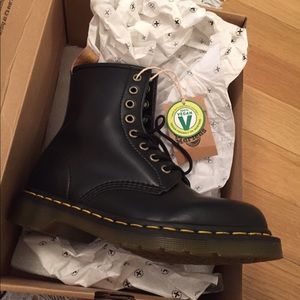 Brand new! Vegan Dr. Martens size 7