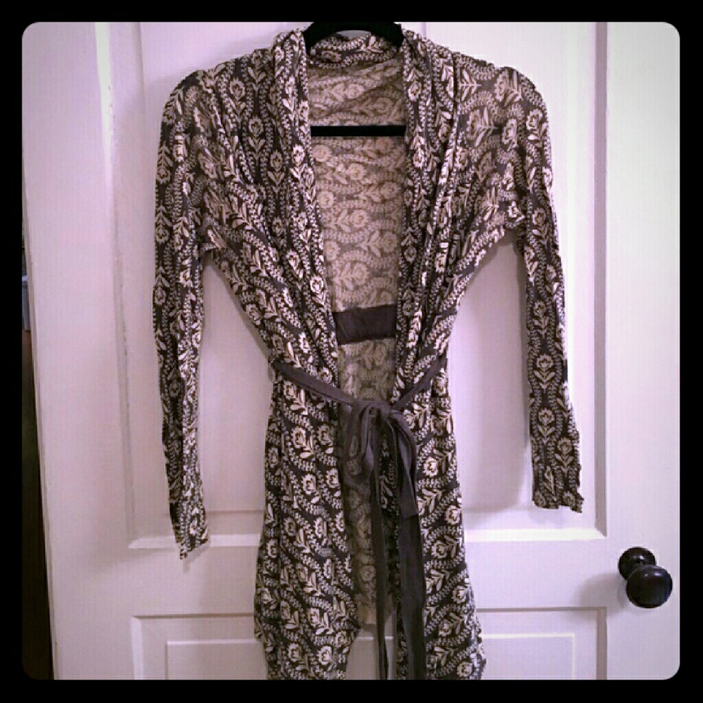 Anthropologie sweaterwrap size small