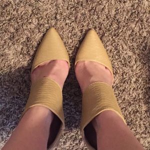 Tan snakeskin heels