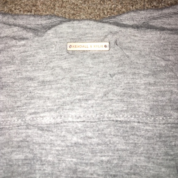 Kendall and Kylie "partners in crime" crop - Picture 4 of 4