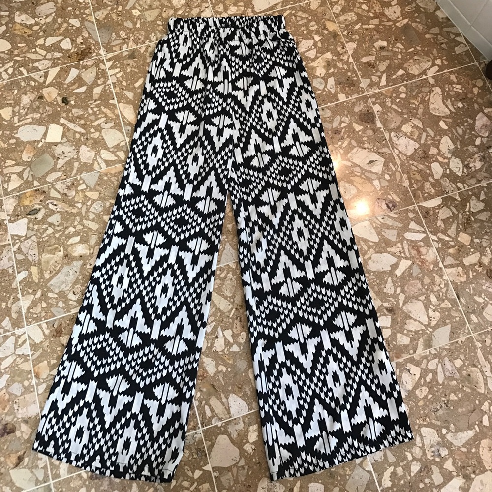 Monteau palazzo pants size small