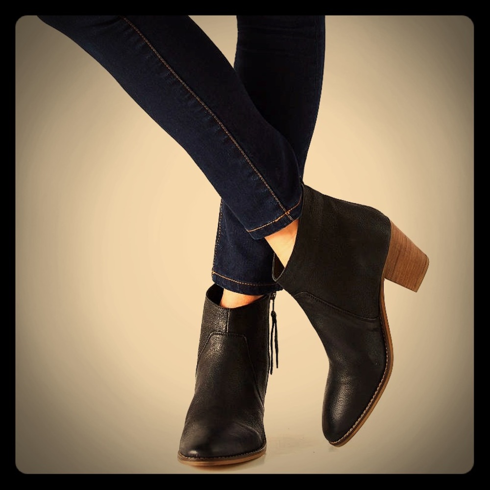 Urban Outfitters Faye Leather Boot