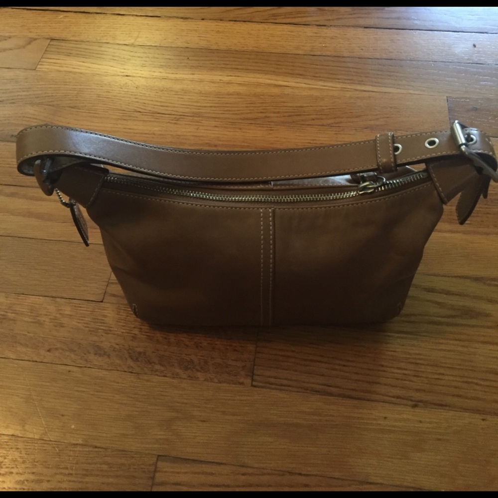 Coach small tan shoulder bag