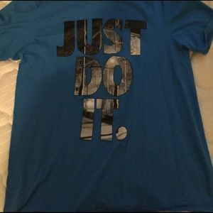 Men's just do it Nike tee