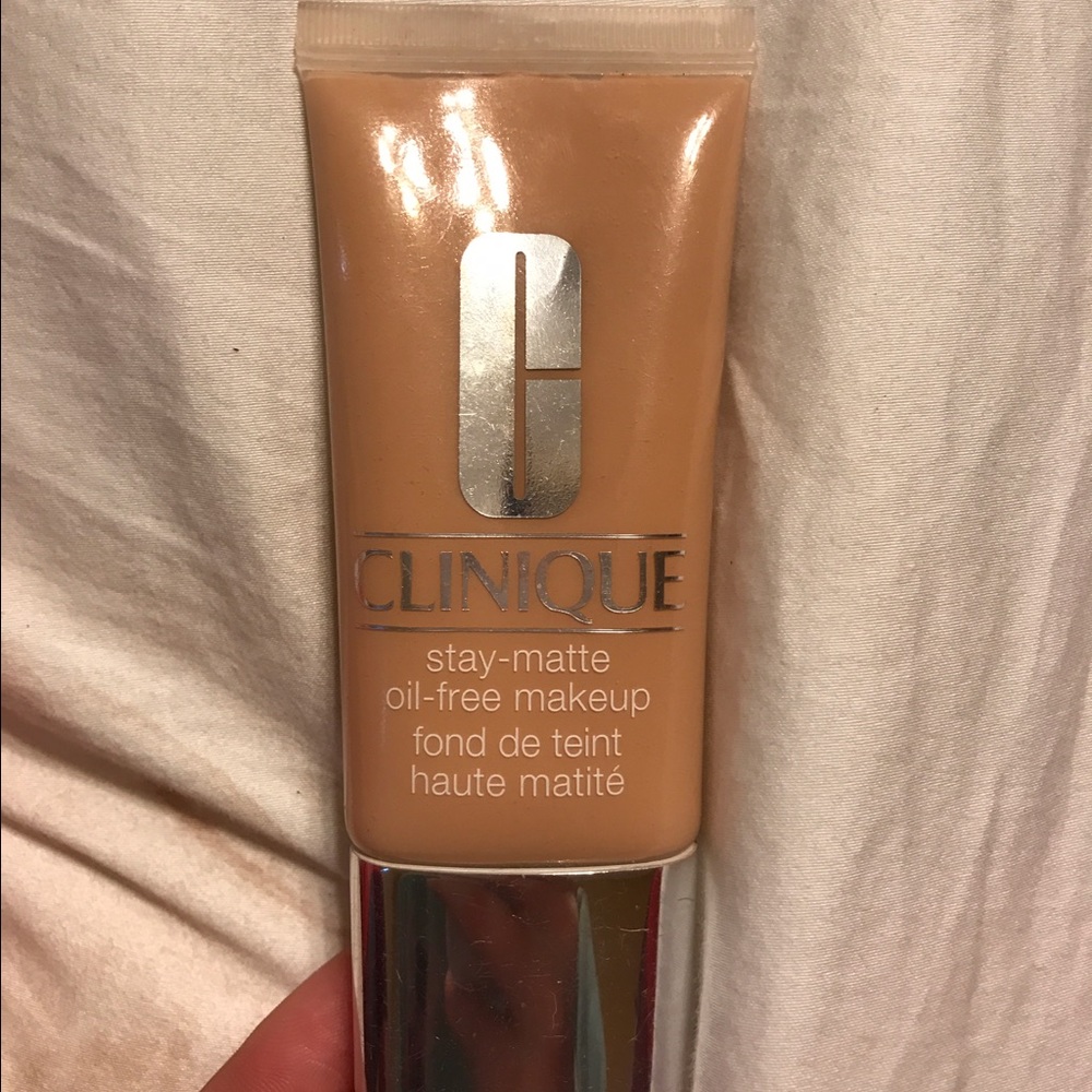 Clinique stay matte ivory