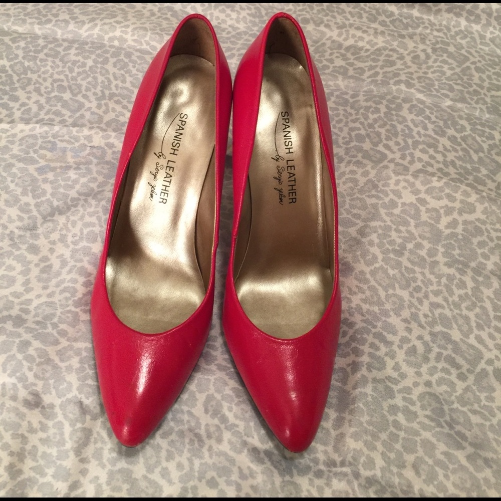 Spanish Leather Red High Heels