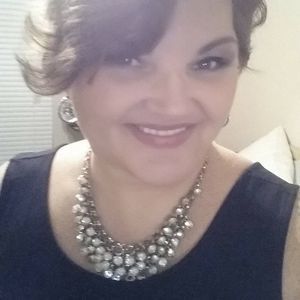 Meet your Posher, Candis