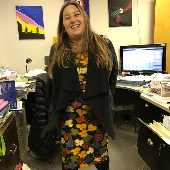 Meet your Posher, Sharon - Picture 2 of 5