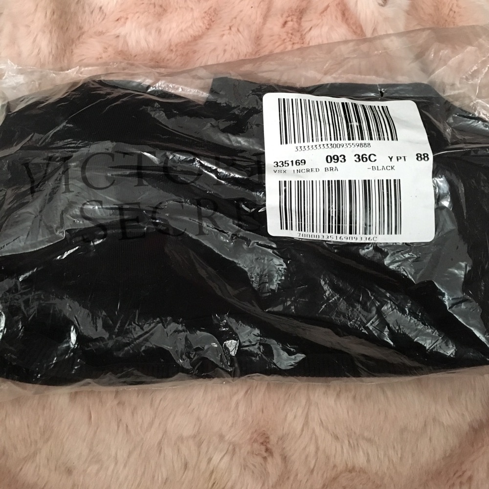 VS unopened 36c sports bra