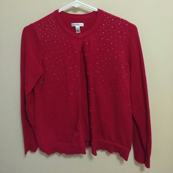 Red sweater - Picture 1 of 3