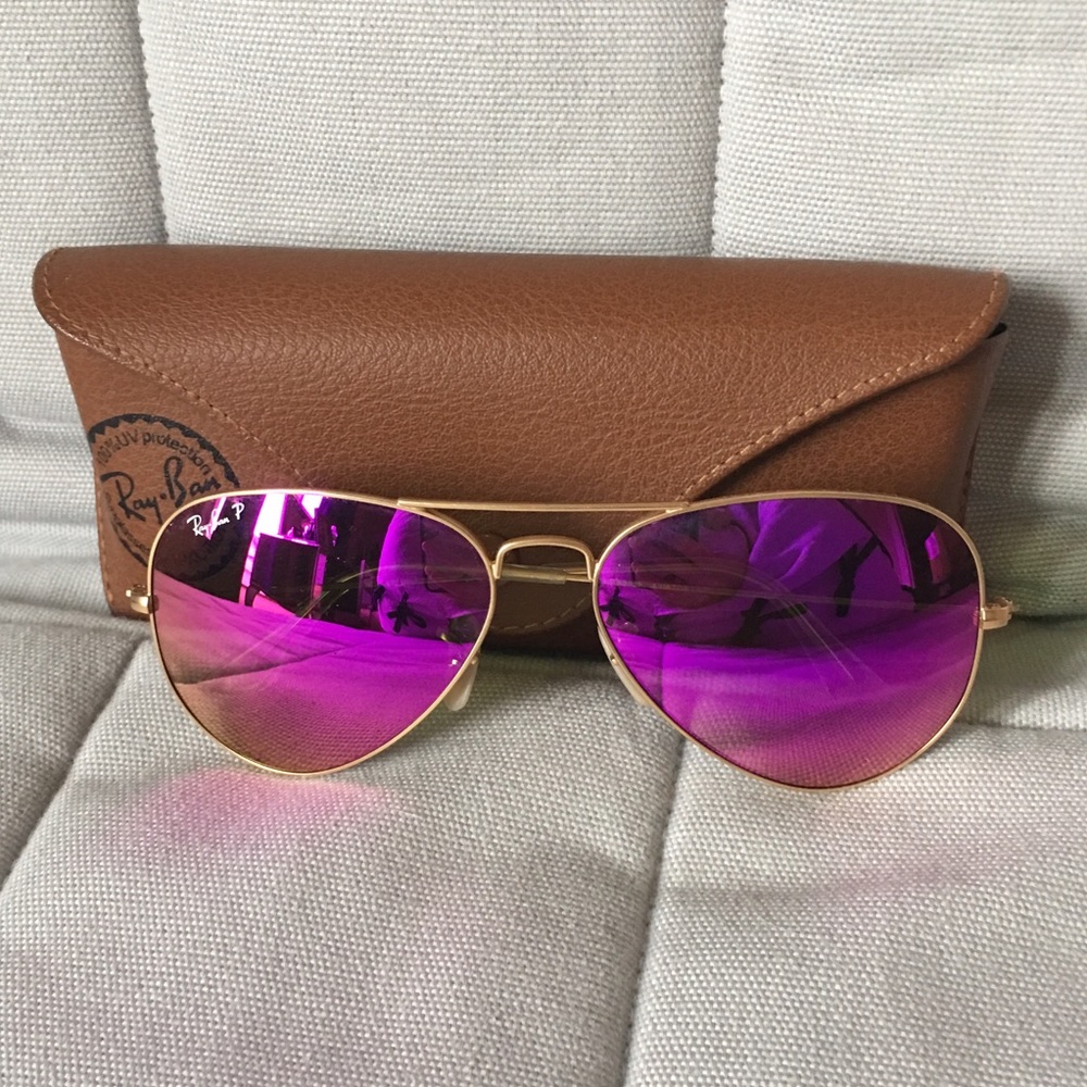 Pink Polarized Ray-Ban aviators