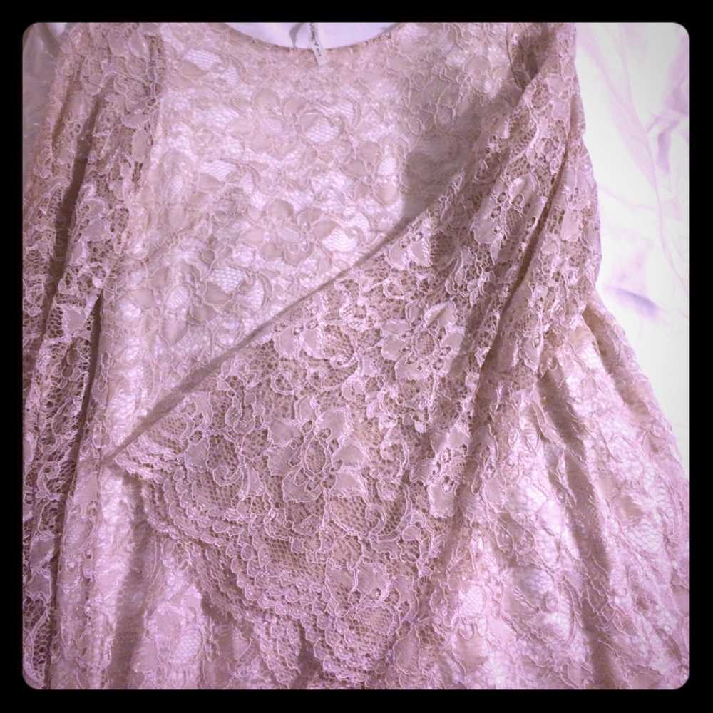 Lace bell sleeve dress