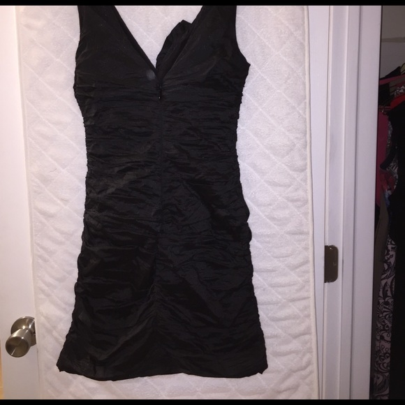 BCBG little black dress with bow - Picture 5 of 6