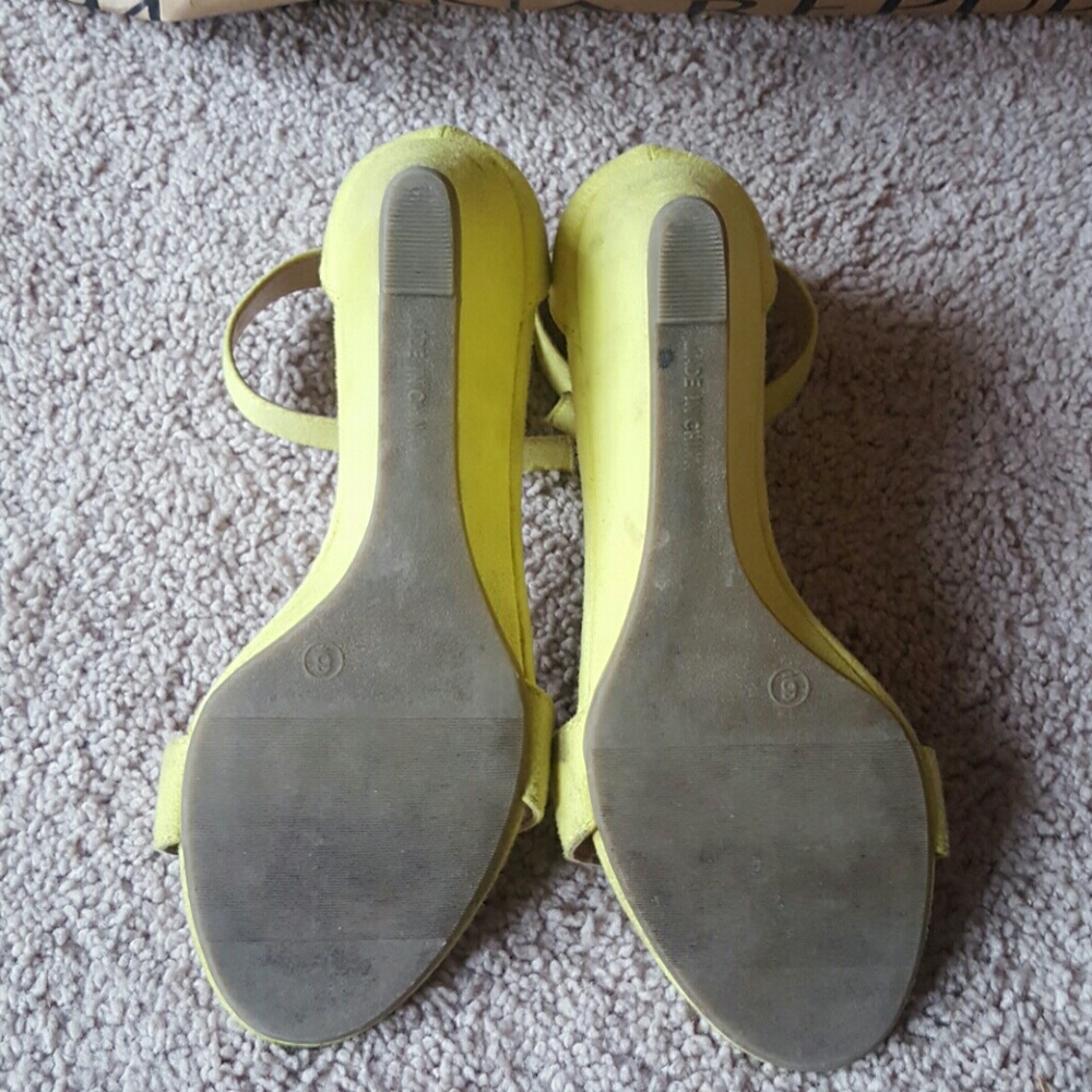 Sandals - Picture 2 of 4