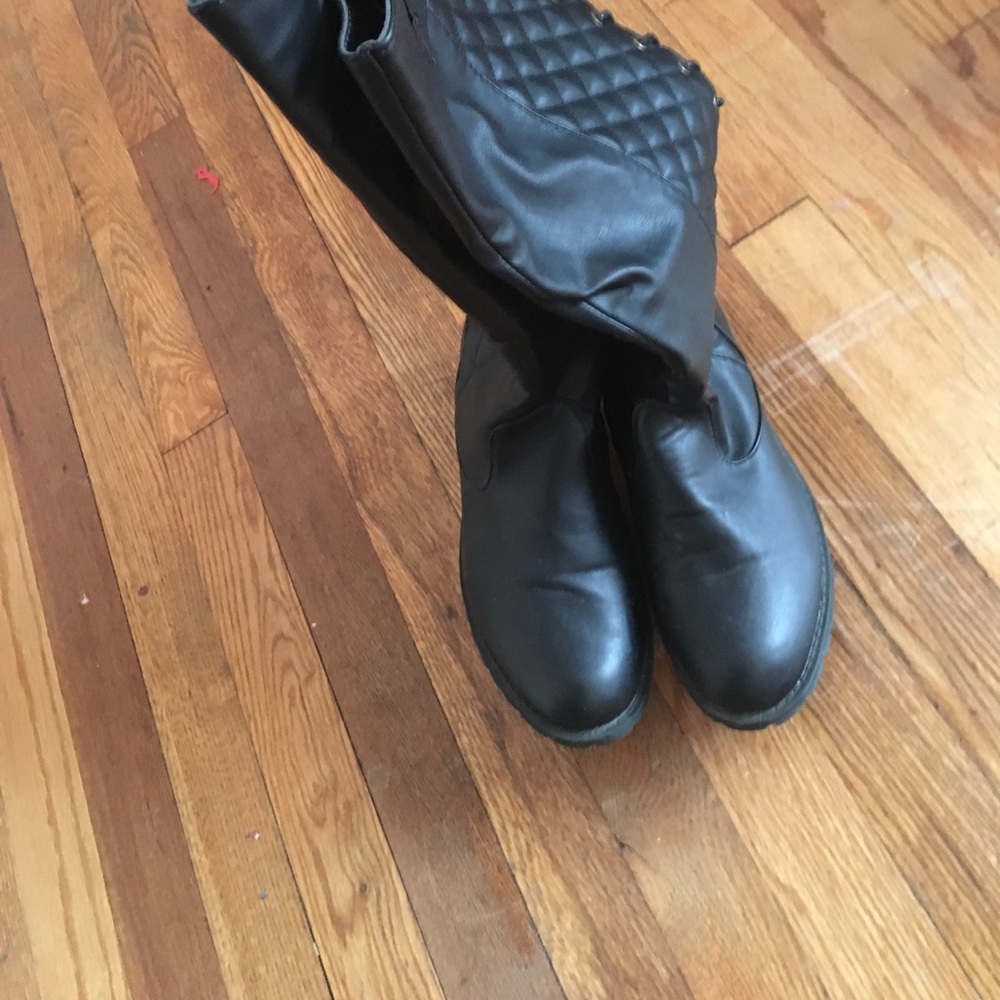 Boots - Picture 2 of 2