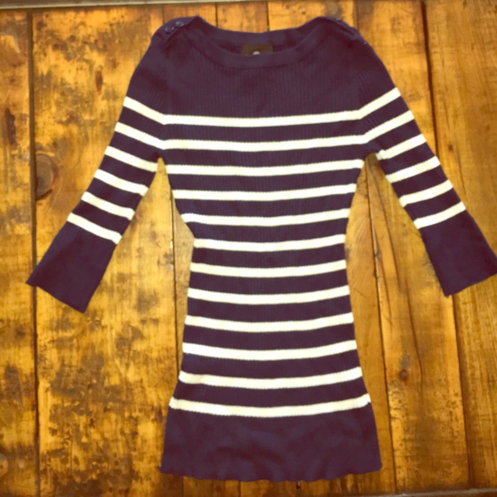 Fitted navy and white striped sweater