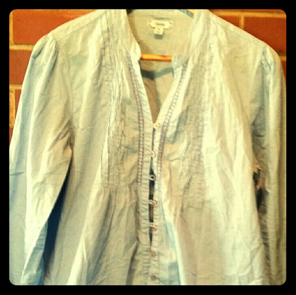 Baby blue cotton midway button up blouse.