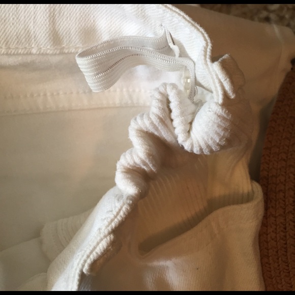 Price reduced!!! ASOS skinny white maternity jeans - Picture 3 of 4