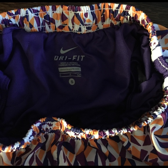 Nike Girls' Printed Tempo Running Shorts - Picture 5 of 5