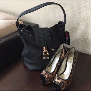Black, JustFab hand bag.
