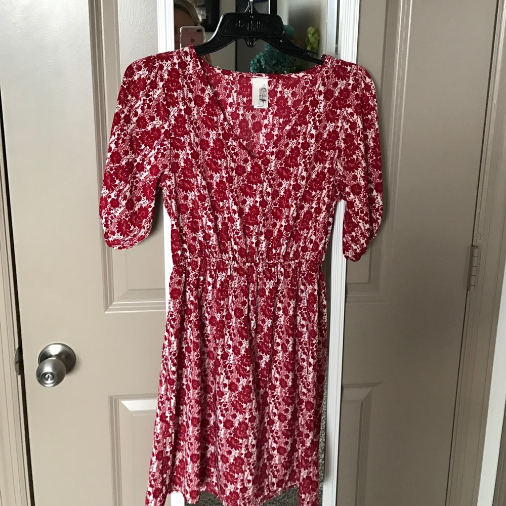 Beautiful dress!  EUC