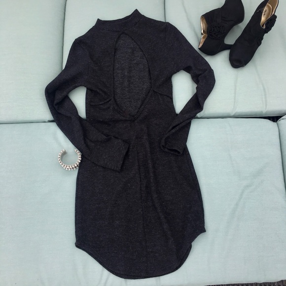 Black dress - Picture 2 of 4