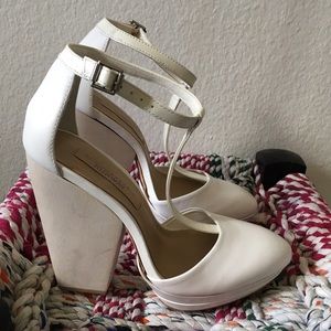 BCBGMAXAZRIA RUNWAY WHITE WEDGES